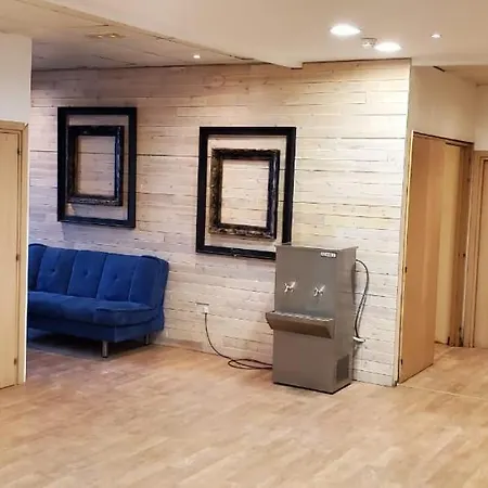 Studio Arena Hostel & Dorms *