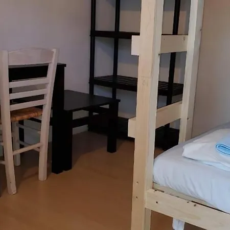 Hostel Studio Arena Hostel & Dorms *