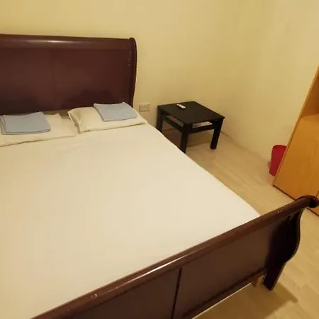 Studio Arena Hostel & Dorms *