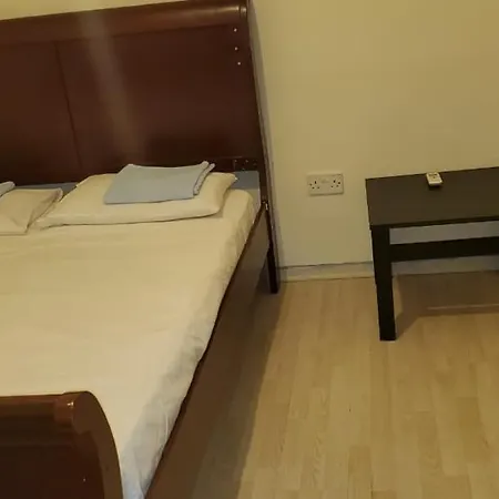 Hostel Studio Arena Hostel & Dorms *